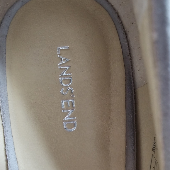 Lands' End Elegant Four-inch Mary Janes. Sz 9M - Picture 3 of 4